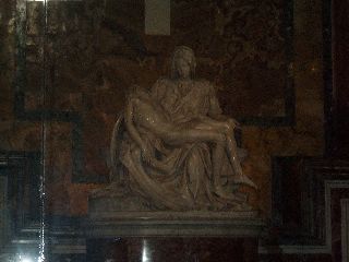 De Pieta van Michelangelo in de St. Pieterskerk