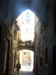 nauwe straatjes van Siena