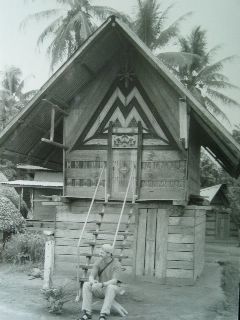 Huisje in typisch Saramakkaanse stijl