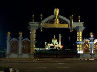 De koninklijke moskee bij nacht